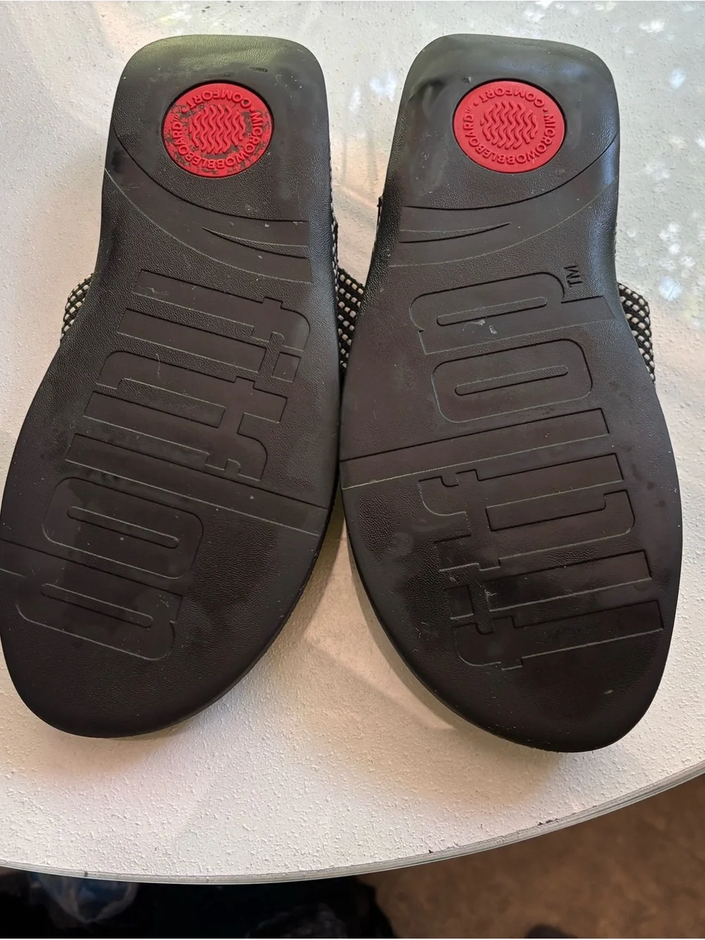 Fitflop Men’s Black Bead-Accented Thong Sandals